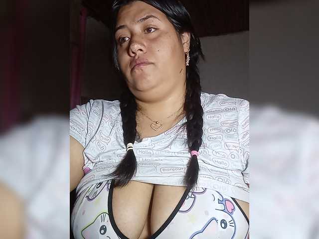 pocahontassex live cam on BongaCams
