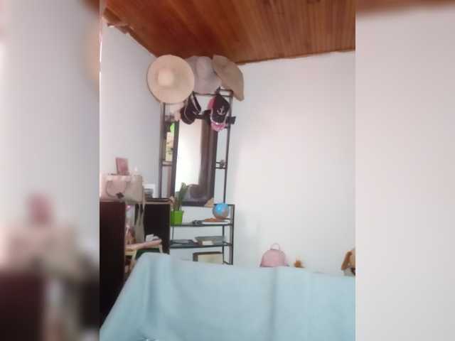 pocahontassex live cam on BongaCams