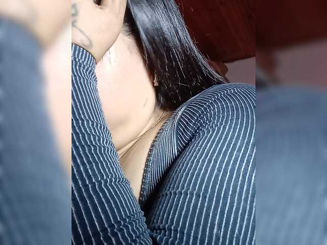 pocahontassex live cam on BongaCams