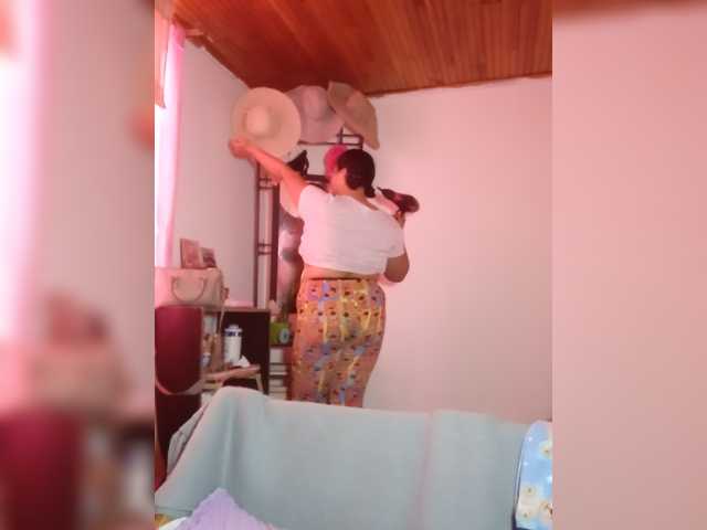 pocahontassex live cam on BongaCams