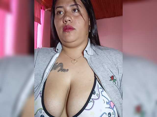 pocahontassex live cam on BongaCams