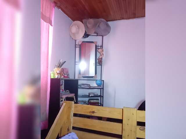 pocahontassex live cam on BongaCams
