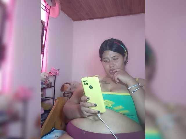 pocahontassex live cam on BongaCams