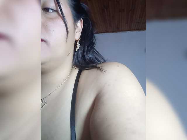 pocahontassex live cam on BongaCams