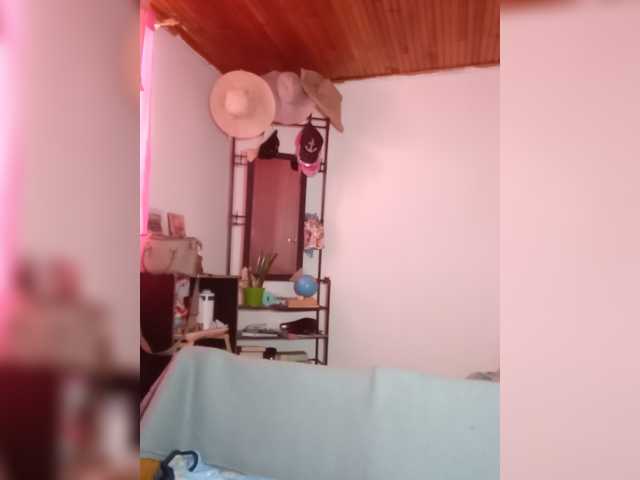 pocahontassex live cam on BongaCams