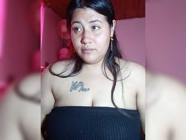 pocahontassex live cam on BongaCams