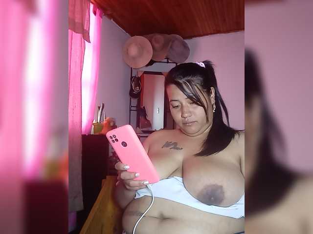pocahontassex live cam on BongaCams