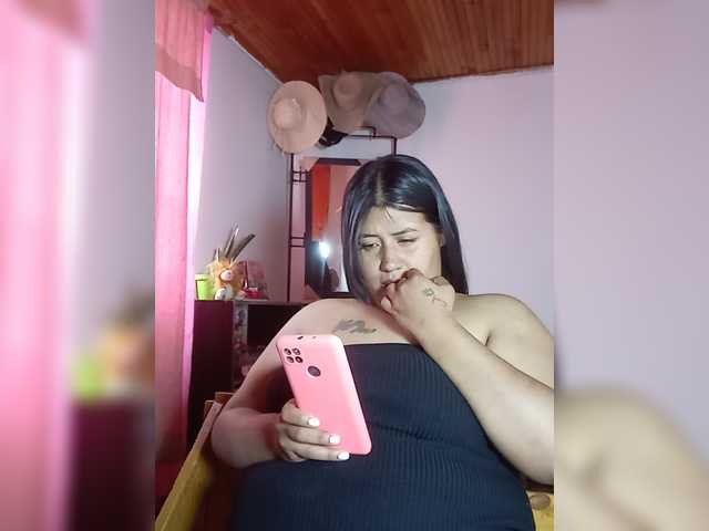 pocahontassex live cam on BongaCams