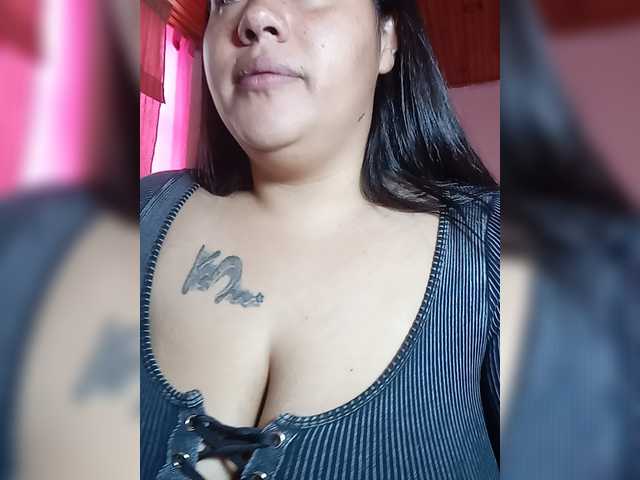 pocahontassex live cam on BongaCams