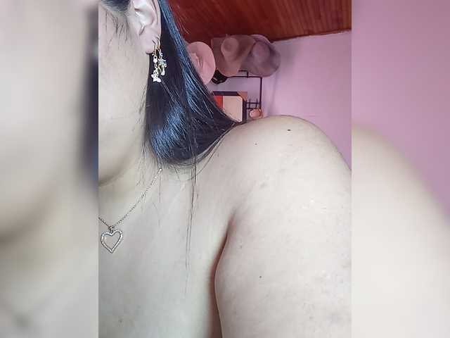 pocahontassex live cam on BongaCams