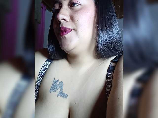 pocahontassex live cam on BongaCams