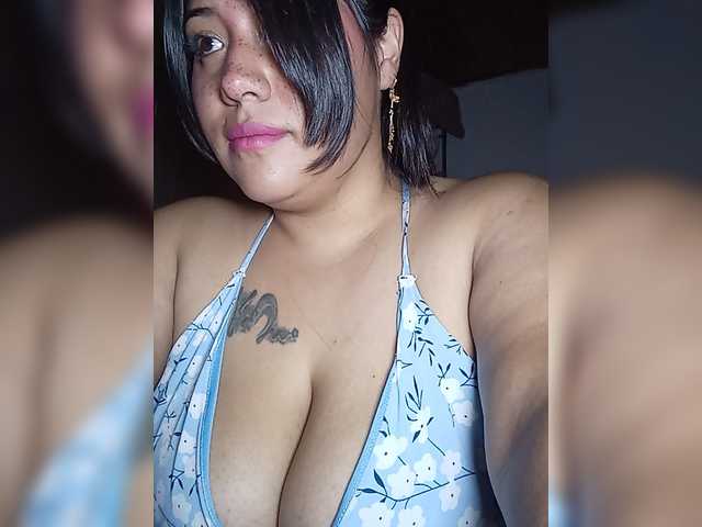 pocahontassex live cam on BongaCams
