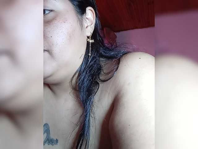 pocahontassex live cam on BongaCams