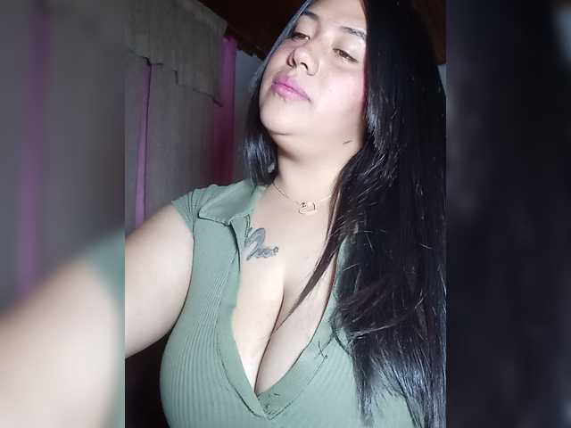 pocahontassex live cam on BongaCams