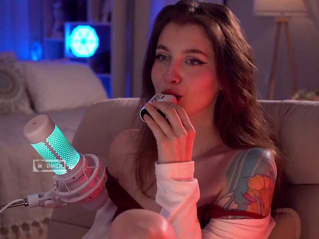 HoneyCherry live cam on BongaCams