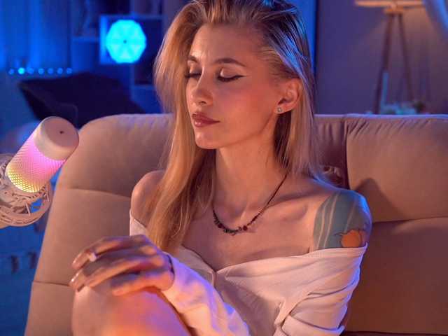 HoneyCherry live cam on BongaCams