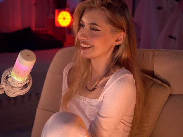 HoneyCherry, en vivo ahora en BongaCams