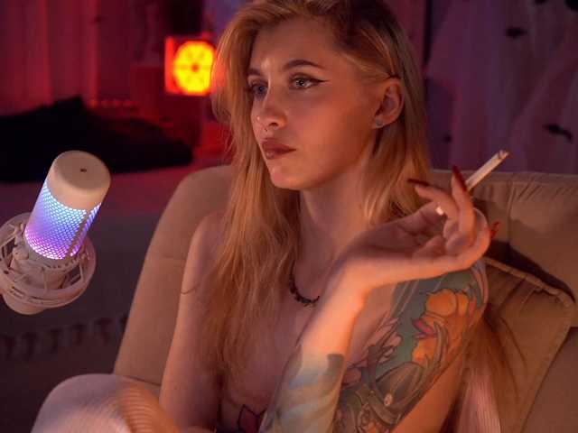 HoneyCherry, en vivo ahora en BongaCams