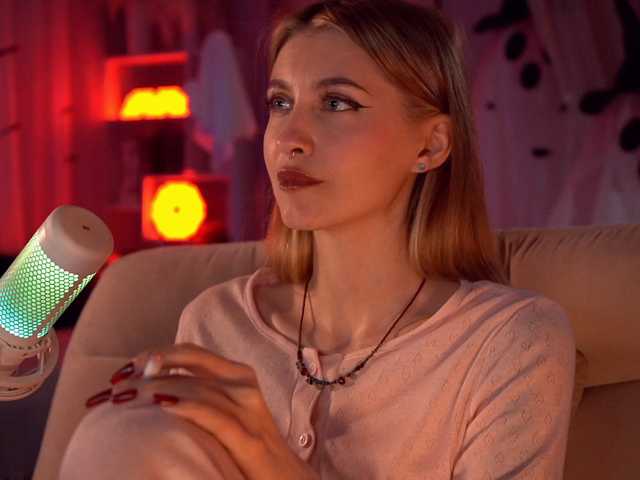 HoneyCherry, en directo ahora en BongaCams