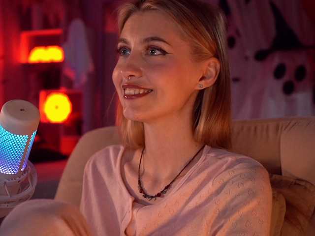 HoneyCherry, en directo ahora en BongaCams