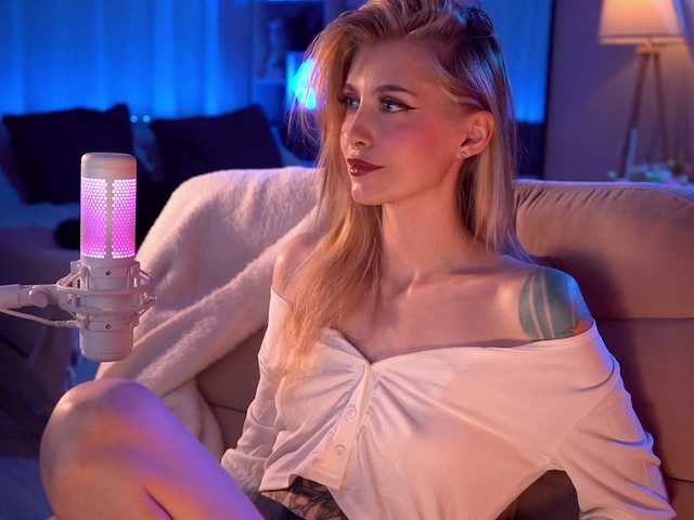 HoneyCherry live cam on BongaCams