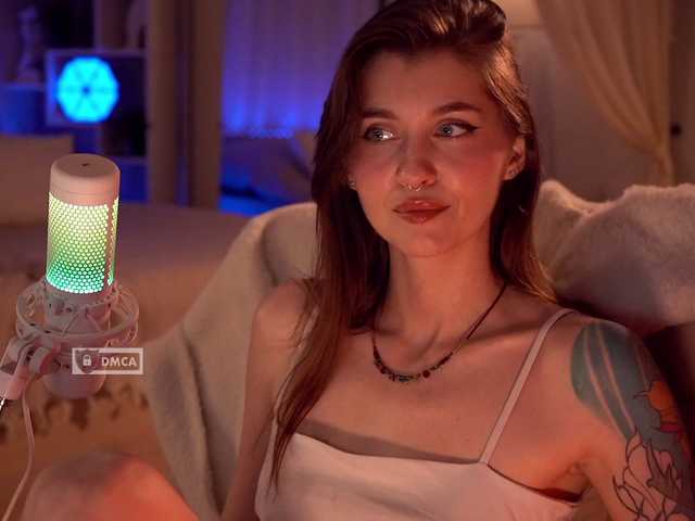 HoneyCherry live webcam show