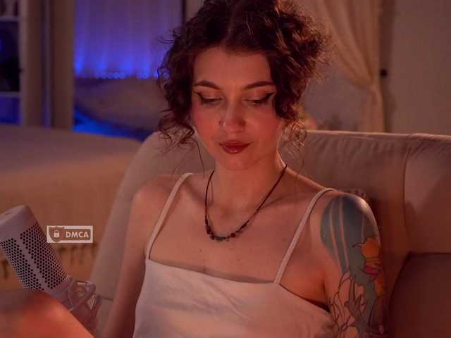 HoneyCherry live webcam show