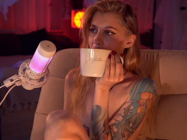 HoneyCherry live cam on BongaCams