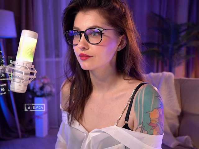 HoneyCherry's BongaCams show and profile