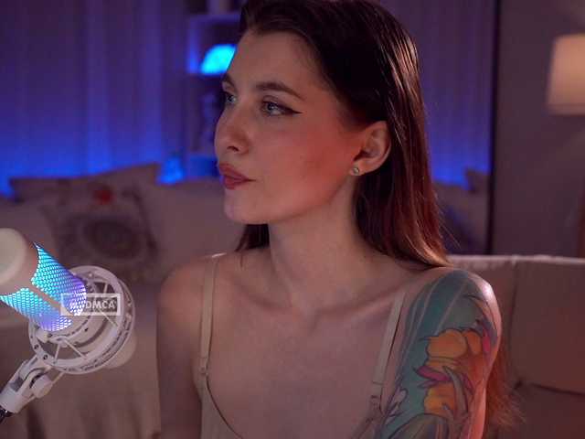 HoneyCherry live cam on BongaCams