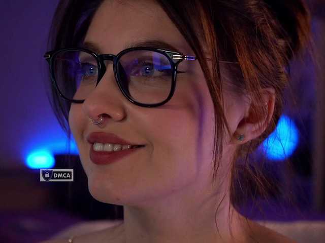 HoneyCherry's BongaCams show and profile