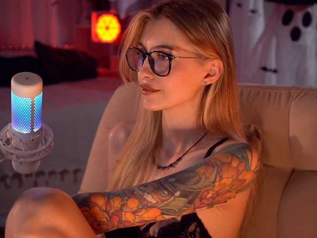 HoneyCherry live cam on BongaCams