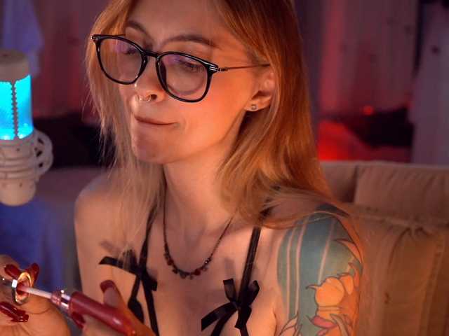 HoneyCherry live cam on BongaCams