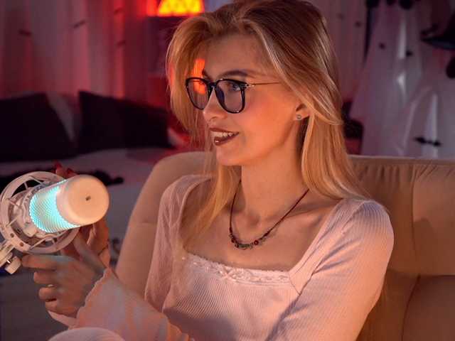 HoneyCherry live cam on BongaCams