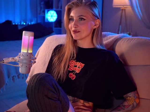 HoneyCherry live cam on BongaCams