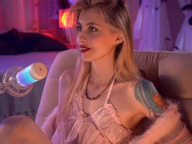 HoneyCherry live cam on BongaCams