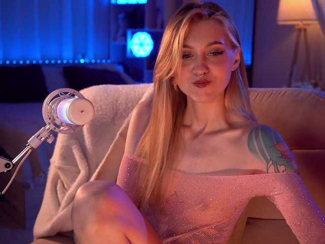 HoneyCherry live cam on BongaCams