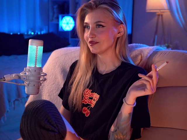 HoneyCherry live cam on BongaCams