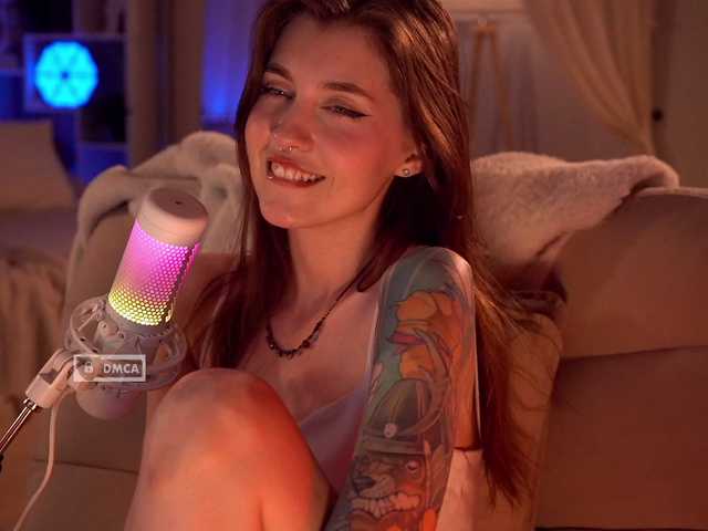 HoneyCherry live webcam show