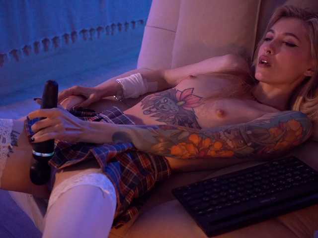 HoneyCherry live cam