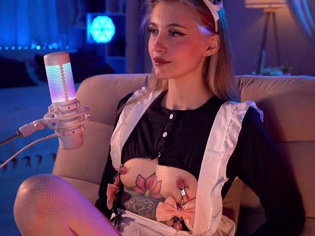 HoneyCherry live cam on BongaCams