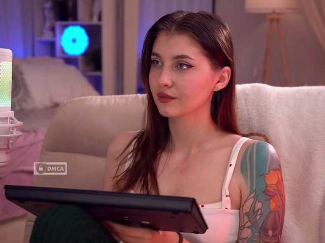 HoneyCherry live cam on BongaCams