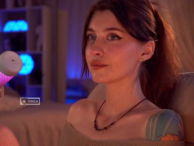 HoneyCherry live webcam show
