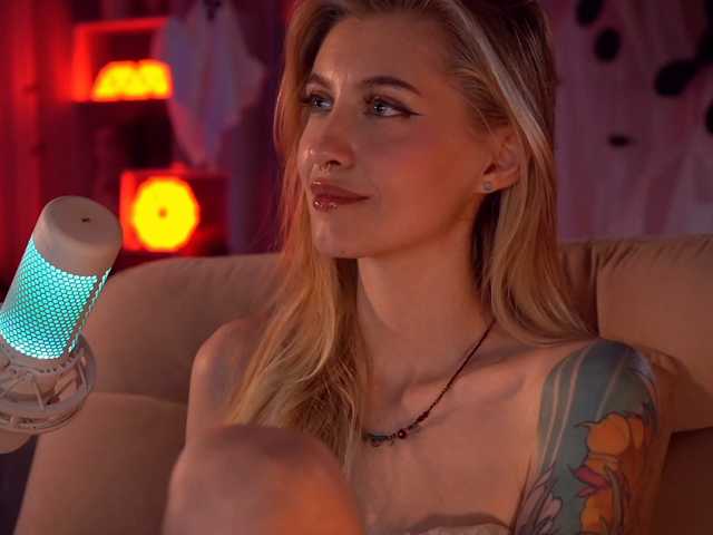 HoneyCherry, en directo ahora en BongaCams