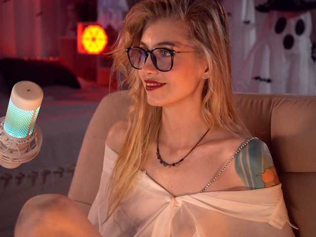 HoneyCherry live cam on BongaCams