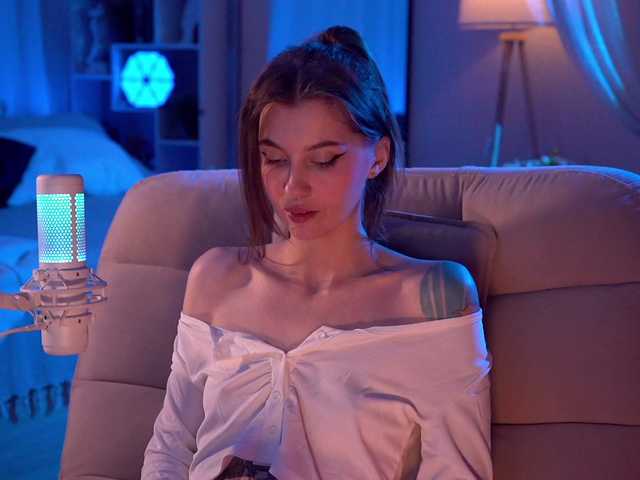 HoneyCherry live cam on BongaCams