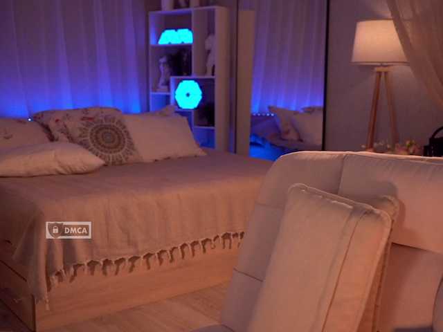le modèle HoneyCherry est en webcam porno dans un show sur le site bongacams, il possède les tags suivants: White/Caucasian,Redhead,Shaved