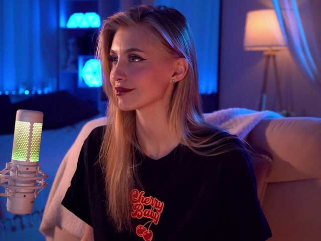 HoneyCherry live cam on BongaCams