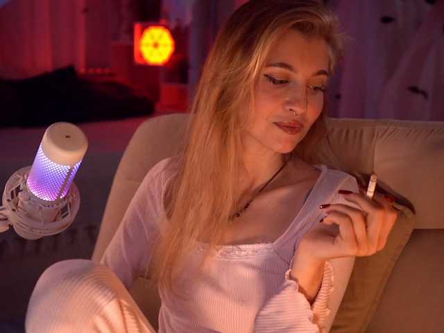 HoneyCherry live cam on BongaCams