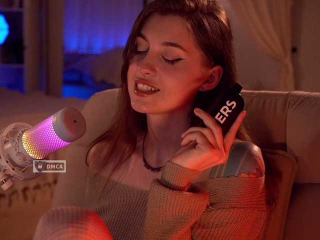 HoneyCherry live webcam show